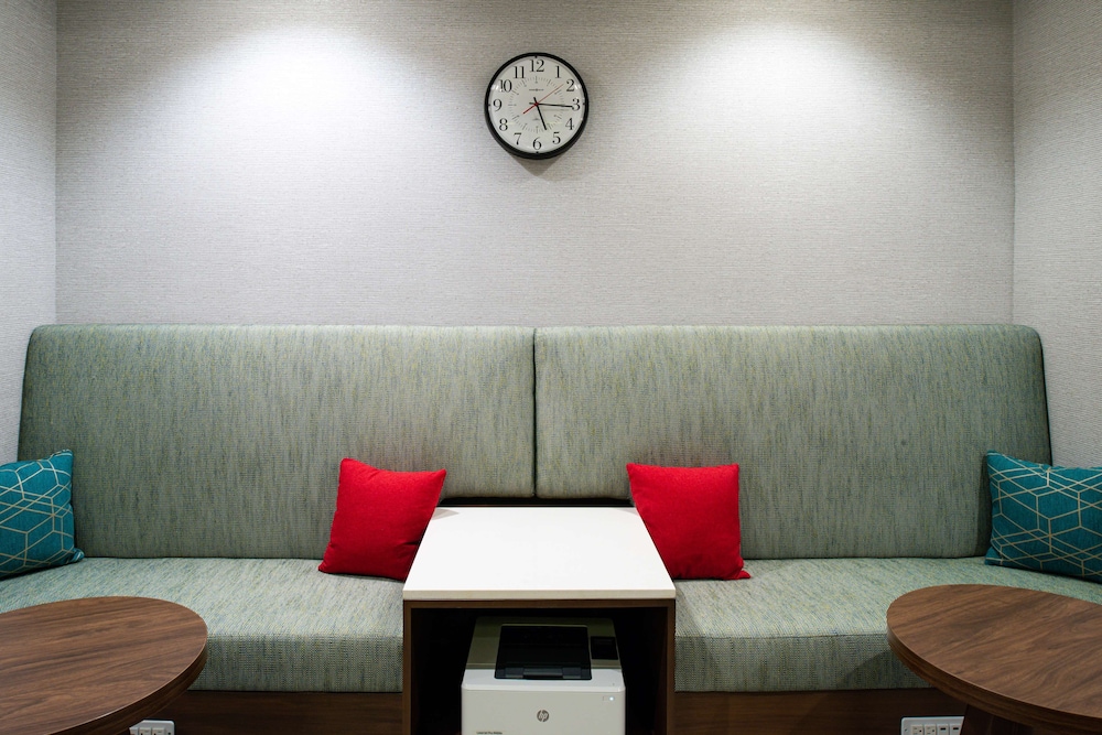 Hampton Inn & Suites Adrian - photo 64