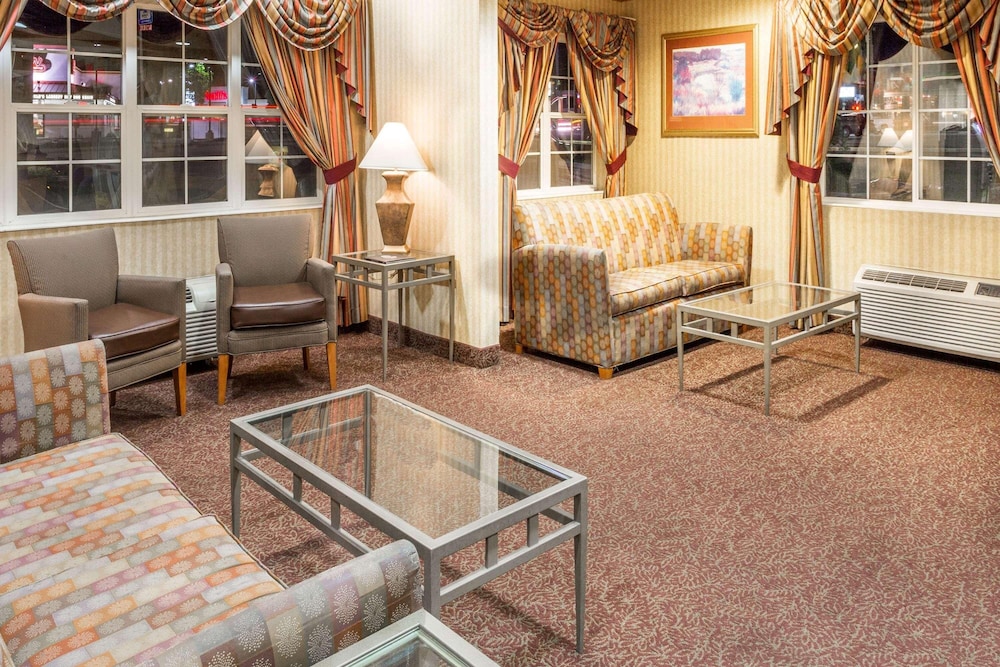 Super 8 by Wyndham Pride Midvale Midvalley Salt Lake City - photo 3