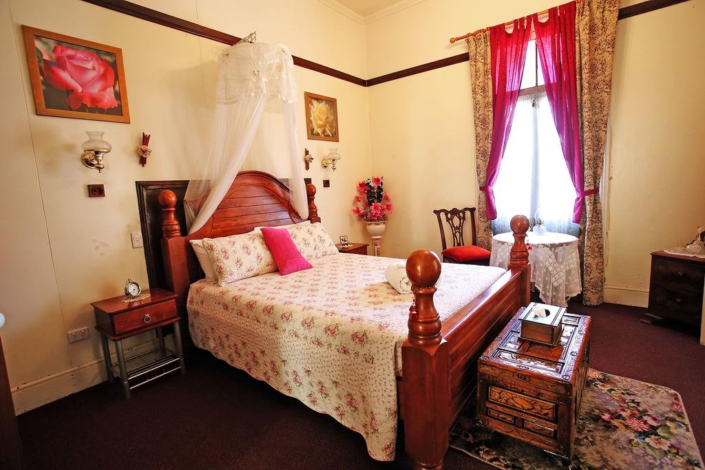 Royal Private Hotel in Charters Towers, Australia