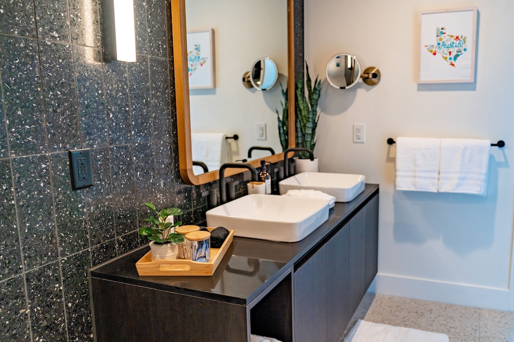 Austin Condo Hotel - photo 722