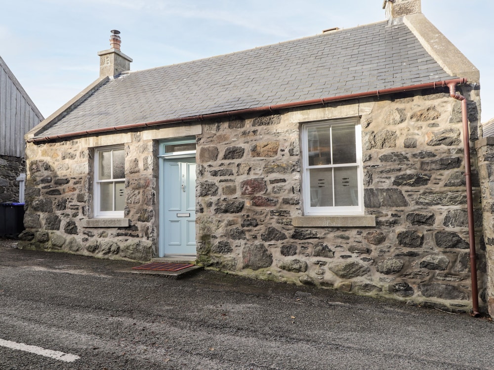 2 Seafield Place - carbon neutral hotel in Portsoy
