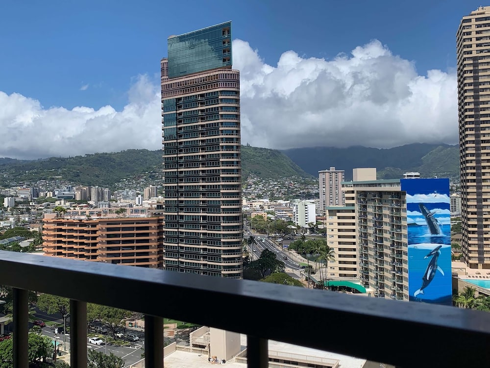 DoubleTree by Hilton Hotel Alana Waikiki Beach - photo 35