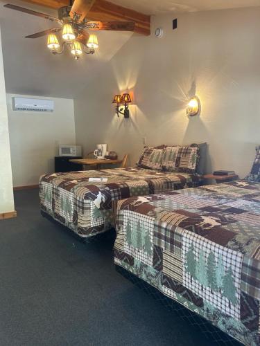 Nine Pines Motel - photo 29