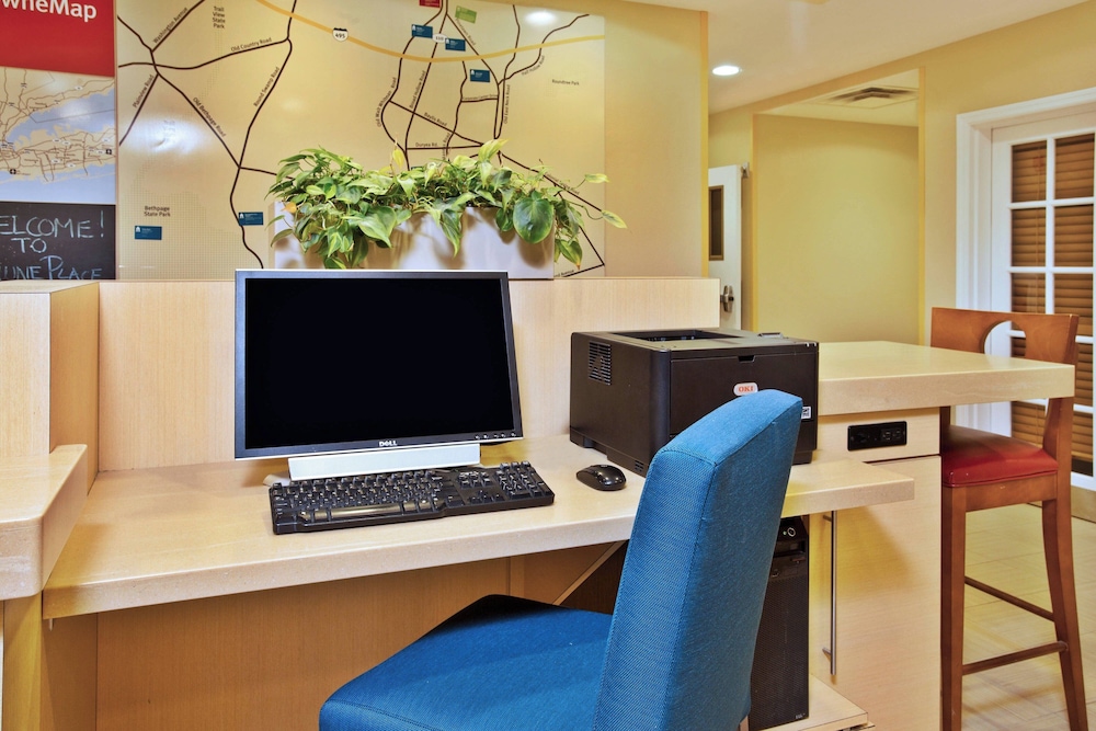 TownePlace Suites by Marriott Republic Airport Long Island - photo 23