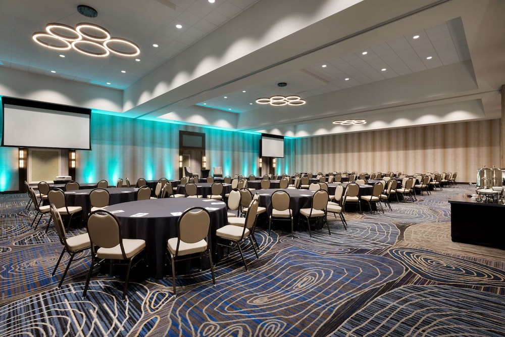 Embassy Suites by Hilton San Antonio Landmark - photo 39