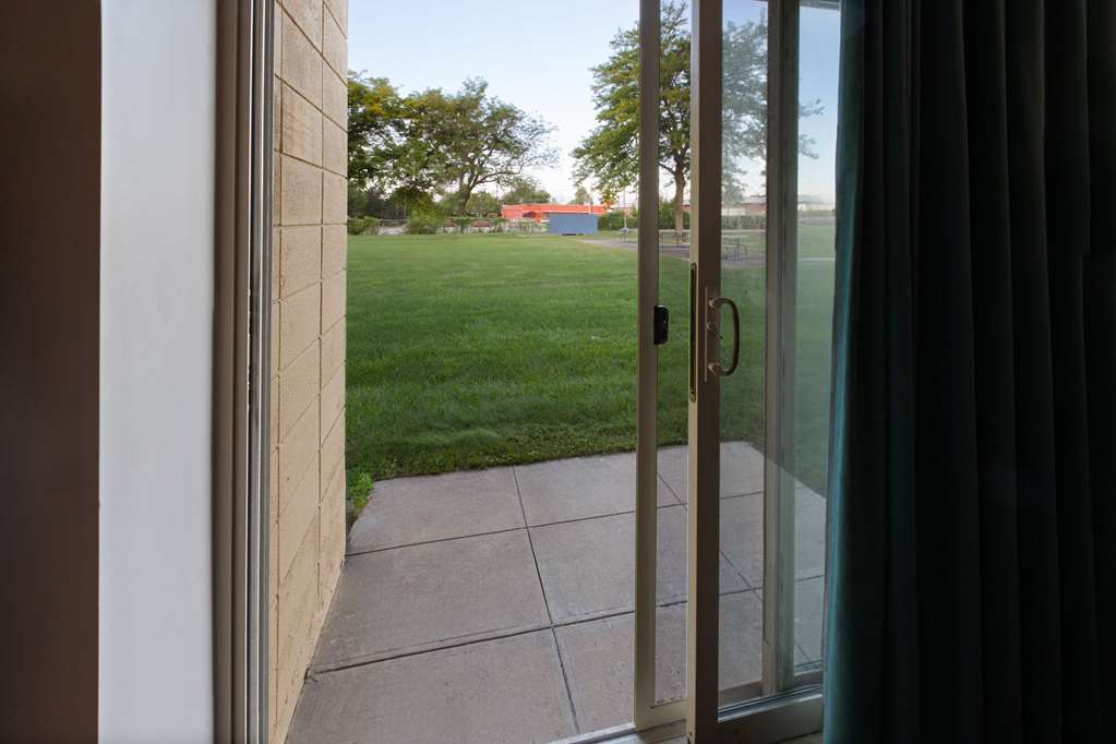 Baymont by Wyndham Bay City - photo 8