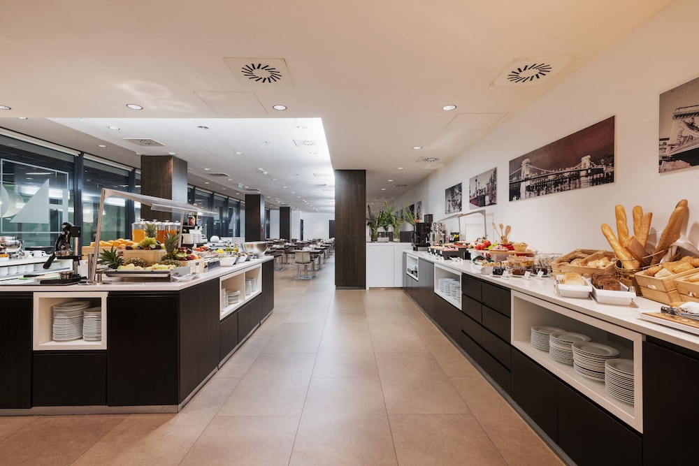 מזון ומשקאות