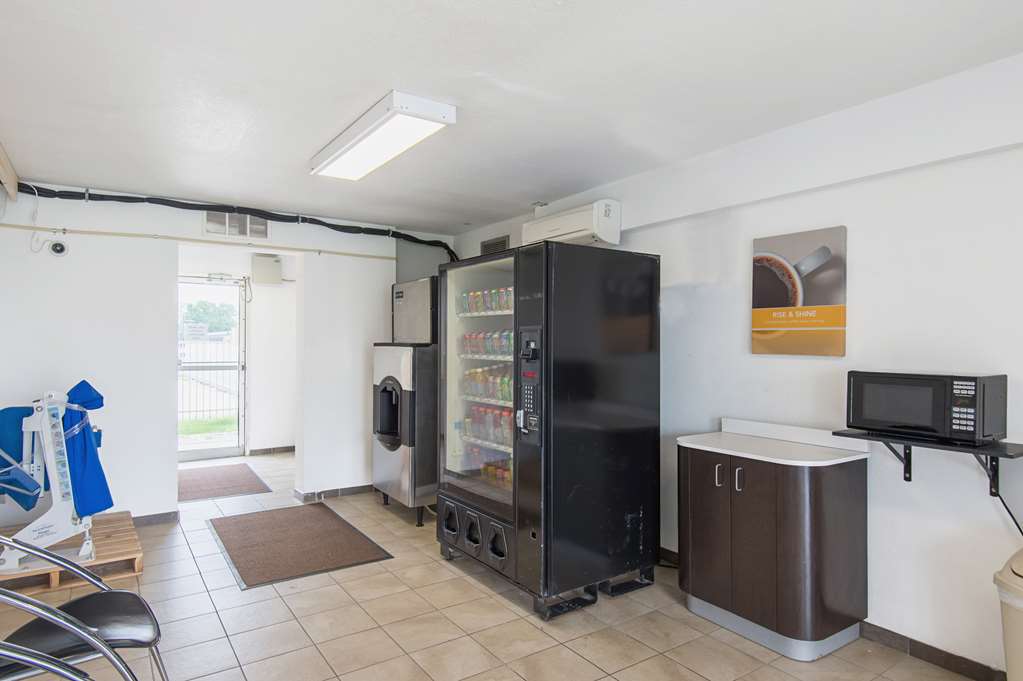 Motel 6 Kansas City MO Airport - photo 34