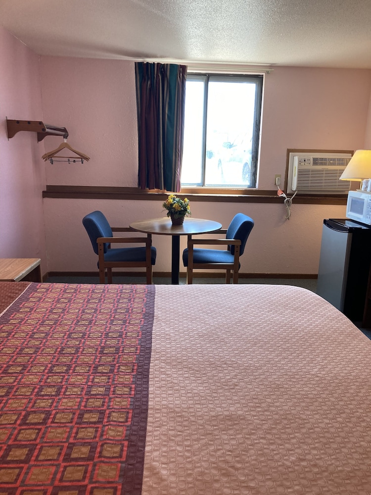 Executive Inn — Mcpherson — photo 2