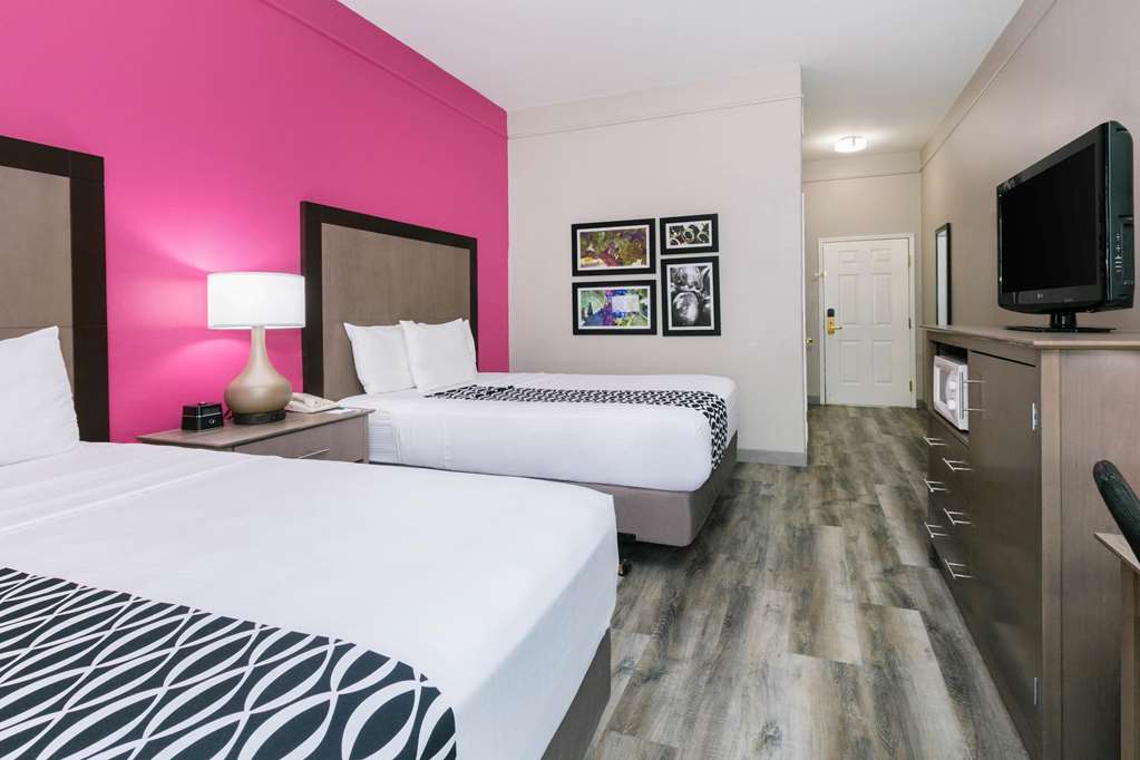 La Quinta Inn & Suites by Wyndham Fredericksburg - photo 13