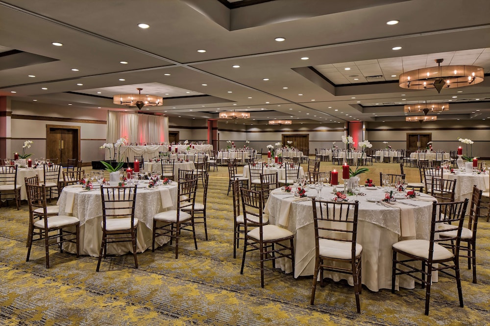 DoubleTree by Hilton Libertyville Mundelein - photo 25