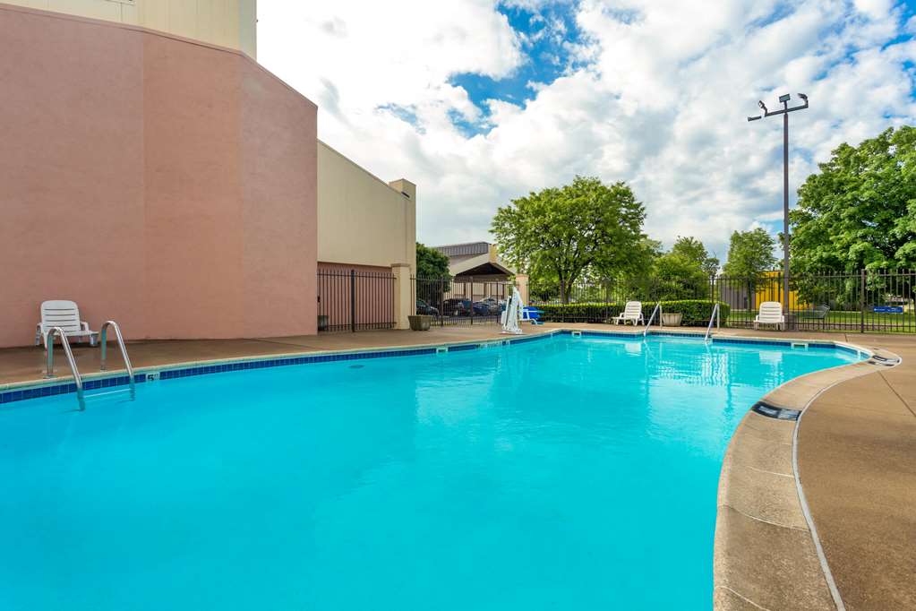 Baymont by Wyndham Elkhart - photo 10