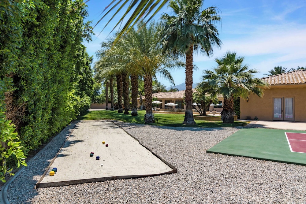 The Date Palm Estate by Avantstay Expansive Estate w Game Room Backyard Oasis w Pool & Spa - photo 46