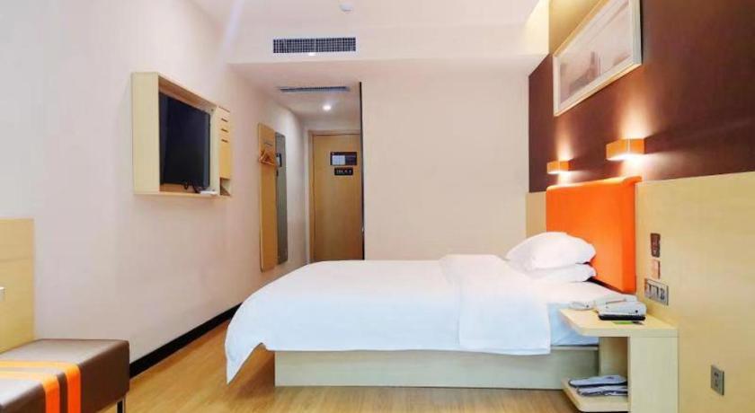 7Days Premium Heze Train Station Branch — hotel in Heze