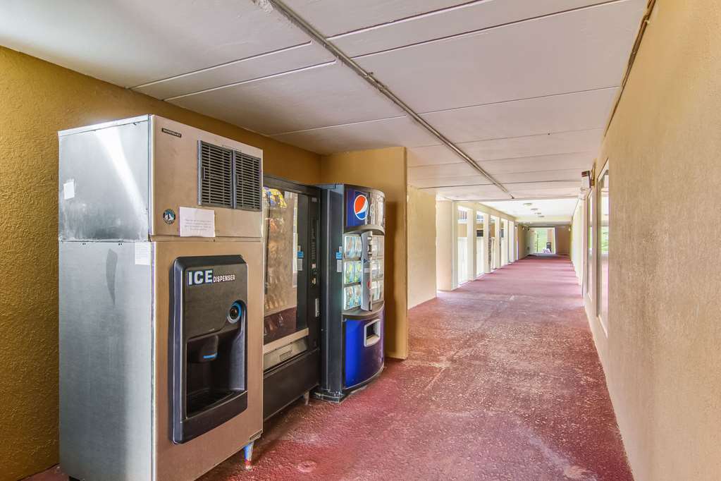 Suburban Studios Hotel Kingsland Near I 95 - photo 31