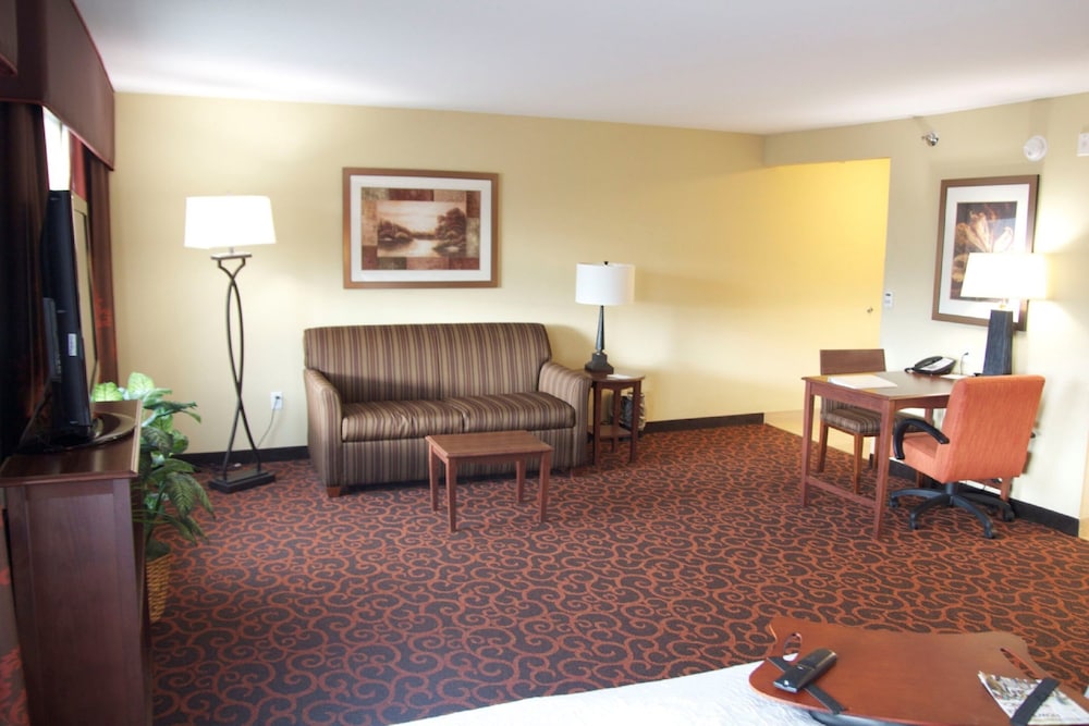 Hampton Inn & Suites Watertown - photo 28