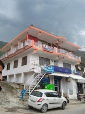 Me 2 mount - carbon neutral hotel in Pipalkoti