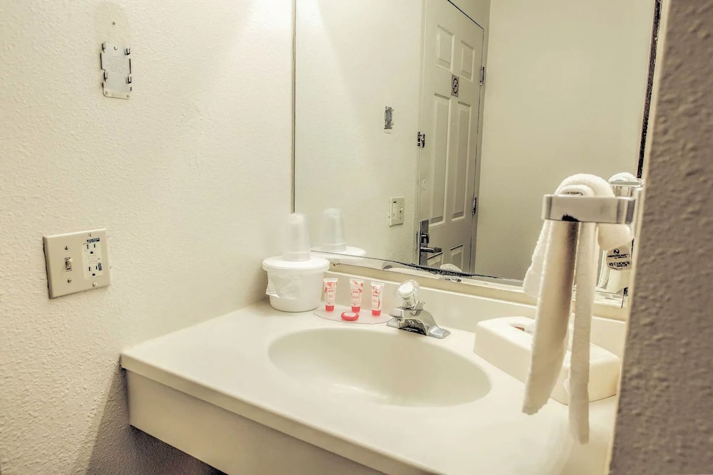 Norwood Inn and Suites Worthington - photo 19