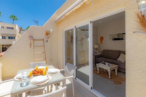 Central Los Gigantes Florida by Dreamhomestenerife in Los Gigantes, Spain