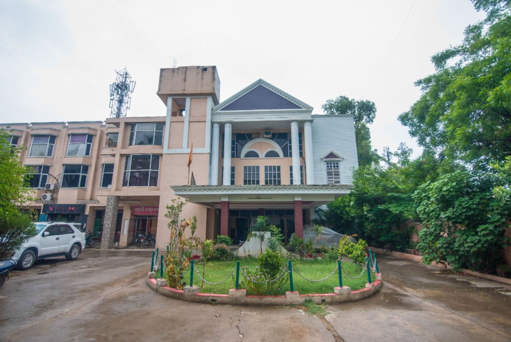 Hotel Rewa Rajvillas — Rewa