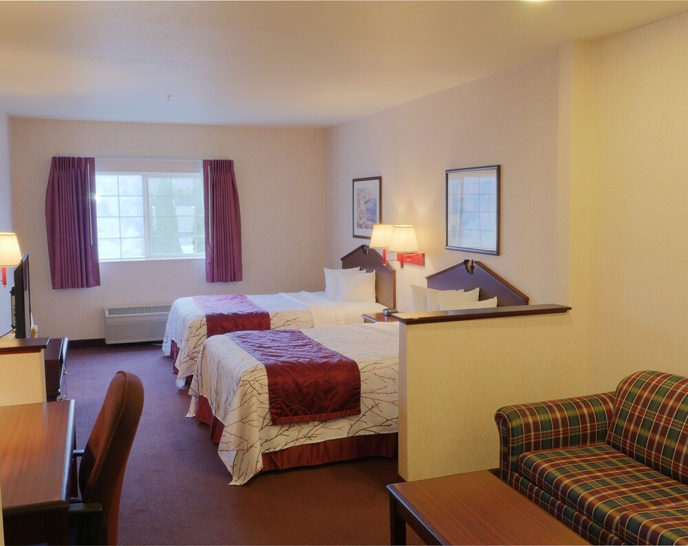 Holiday Inn Express & Suites Portland East - photo 2