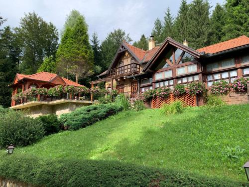 Holiday Home Tonkina kuća — 4-Star Luxury Hotel in Bednja, Croatia