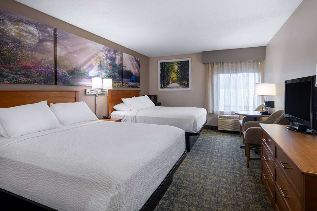 Days Inn & Suites by Wyndham Madison - photo 16