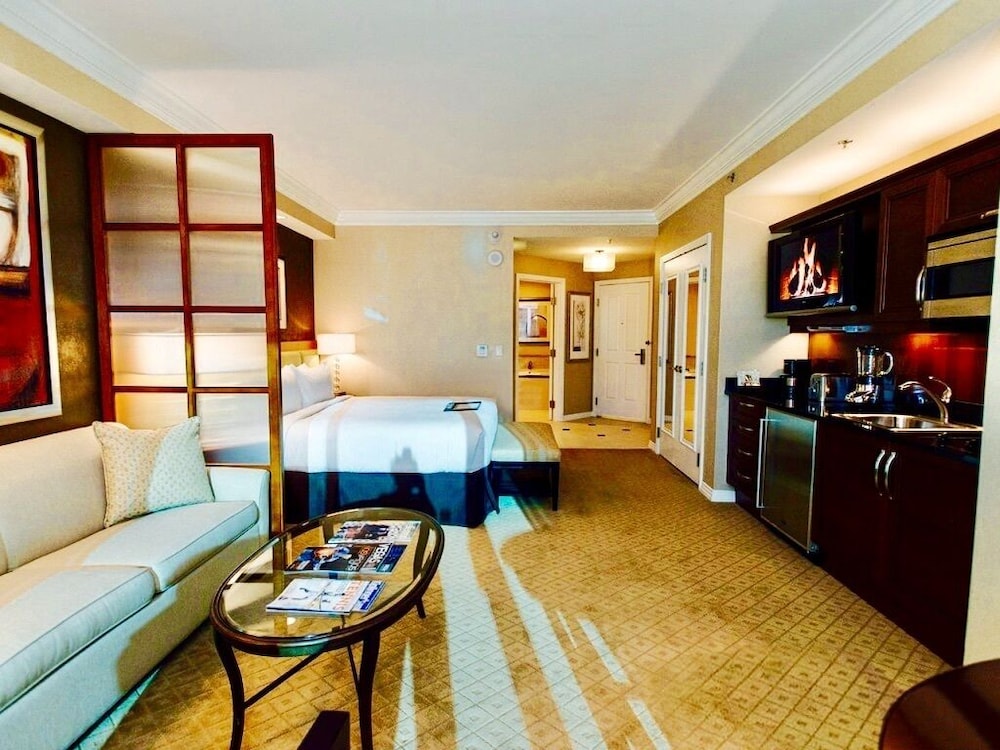 ABZ Signature Suites - photo 11