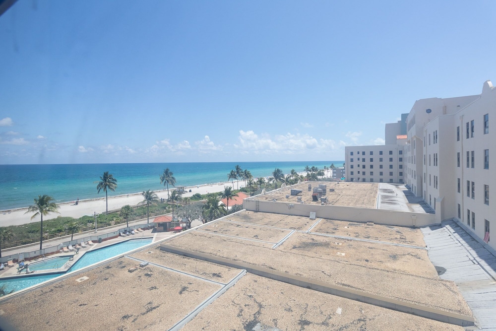 688 Partial Ocean View Hollywood Beach Resort - photo 18