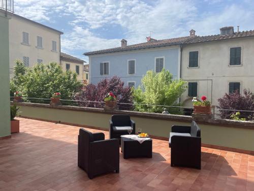 Casa in Piazza — 4-Star Luxury Hotel in Asciano, Italy