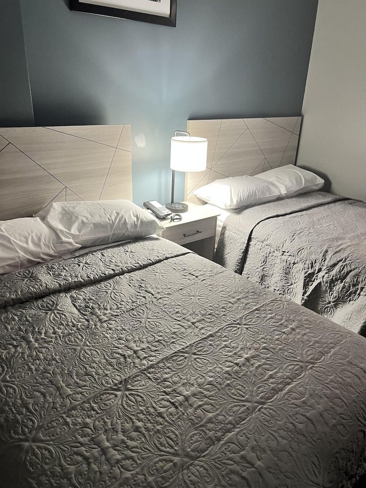 Deluxe Inn & Suites Long Island City NYC - photo 12