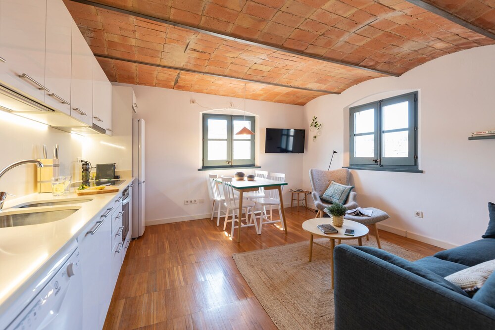 Bravissimo Raïms Penthouse — 4-Star Luxury Hotel in Girona, Spain