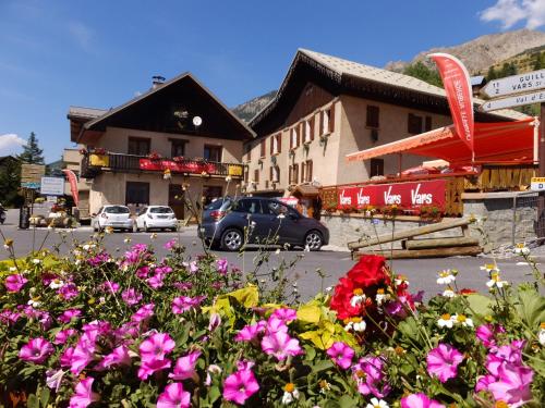 La Vieille Auberge - carbon neutral hotel in Vars