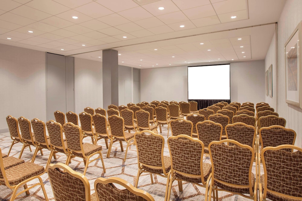 Sheraton Philadelphia University City Hotel - photo 24