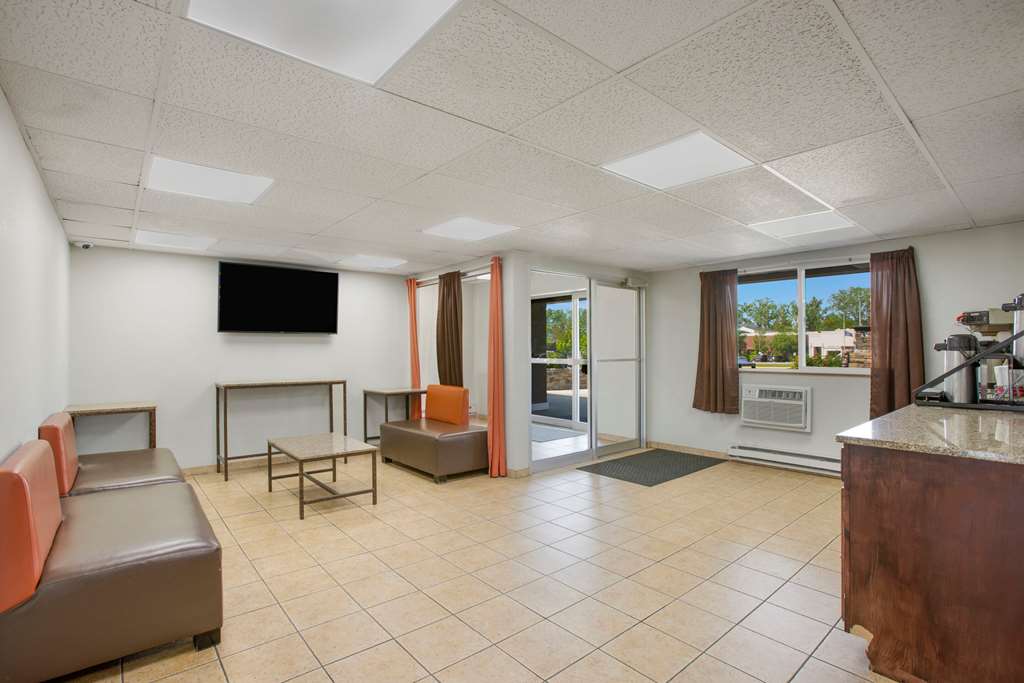 Rodeway Inn & Suites Grand Rapids Southeast - photo 5