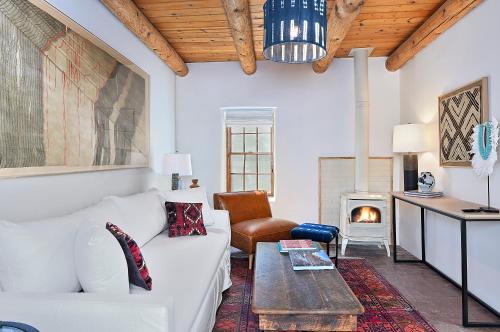 Dos Hermanas Casita 5 Downtown Courtyard Patio in Santa Fe, United States