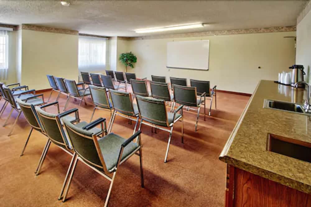 Western Skies Inn And Suites - photo 21