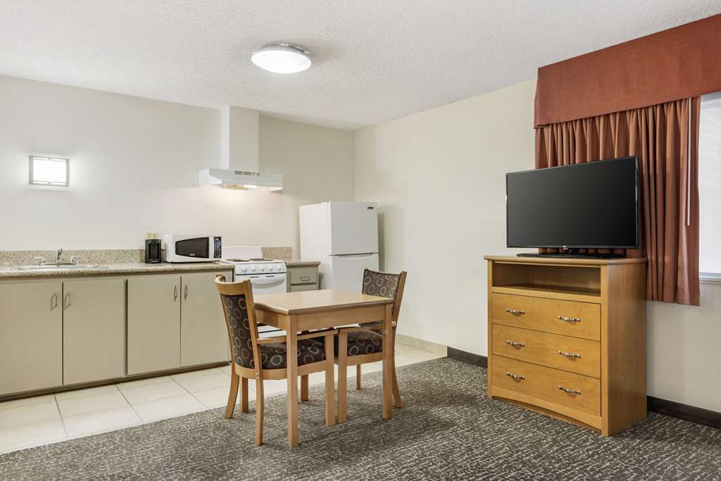 Best Western Aladdin Inn - photo 21