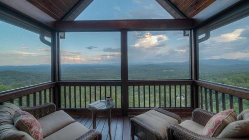 Blue Mist Heaven in Blue Ridge, United States