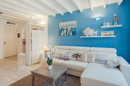 GuestHost Sanremo Amazing Apartment with Private Parking — 4-Star Luxury Hotel in San Remo, Italy