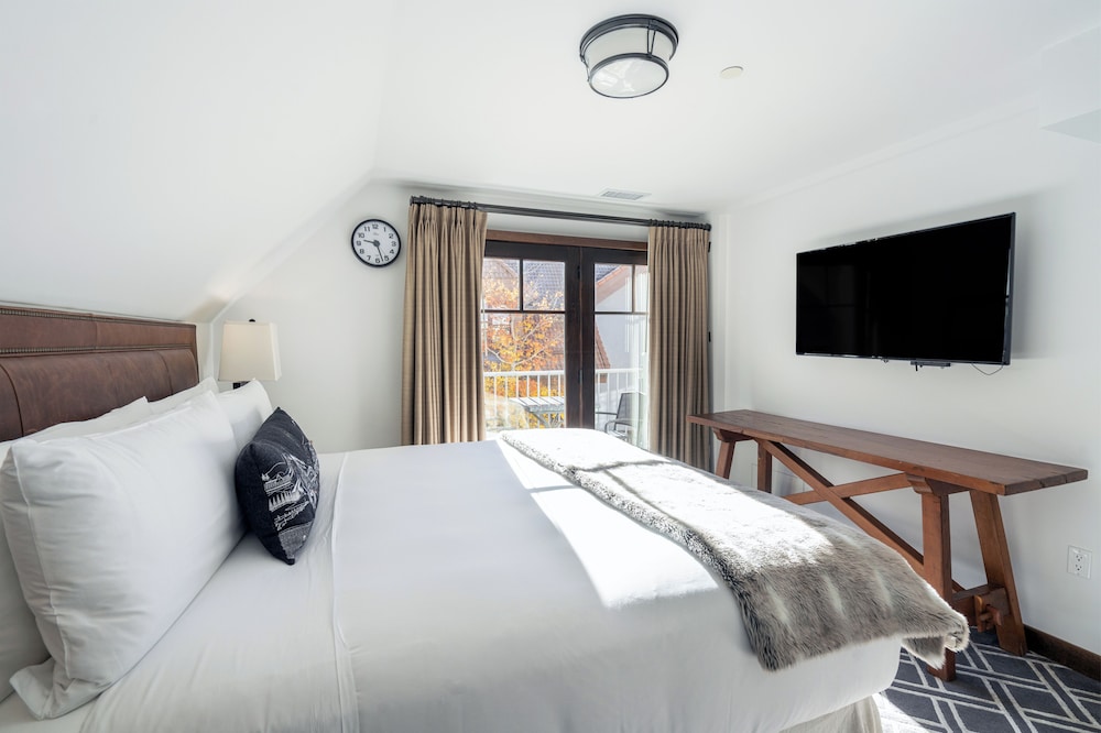 Madeline Hotel & Residences Auberge Collection - photo 53