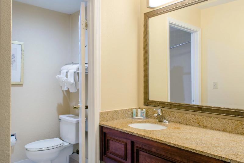 Ramada by Wyndham Shreveport Airport - photo 15