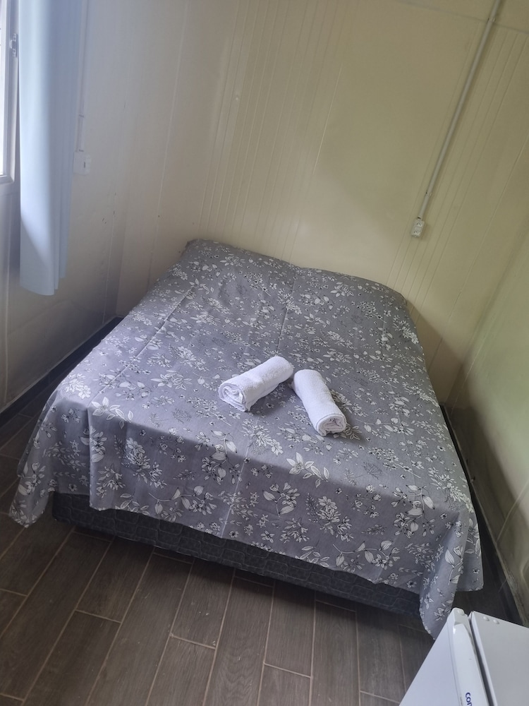 Pousada Vila Verde Containers in Barra Velha, Brasil