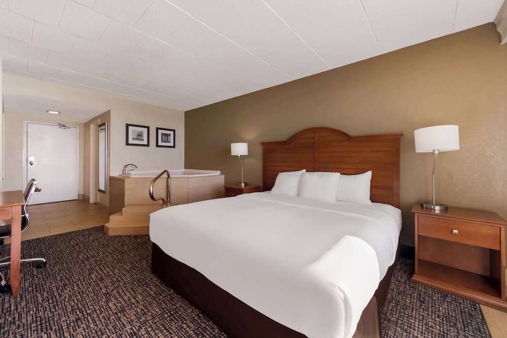 Comfort Inn South Oceanfront - photo 39