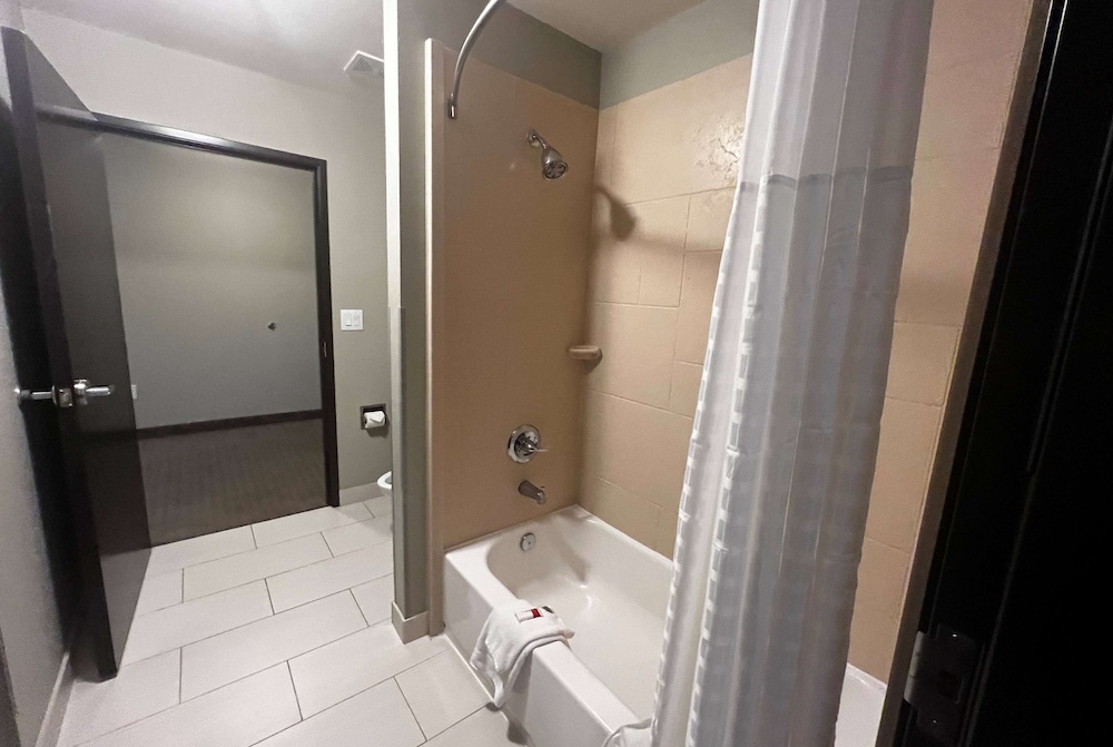 Baymont by Wyndham College Station - photo 27