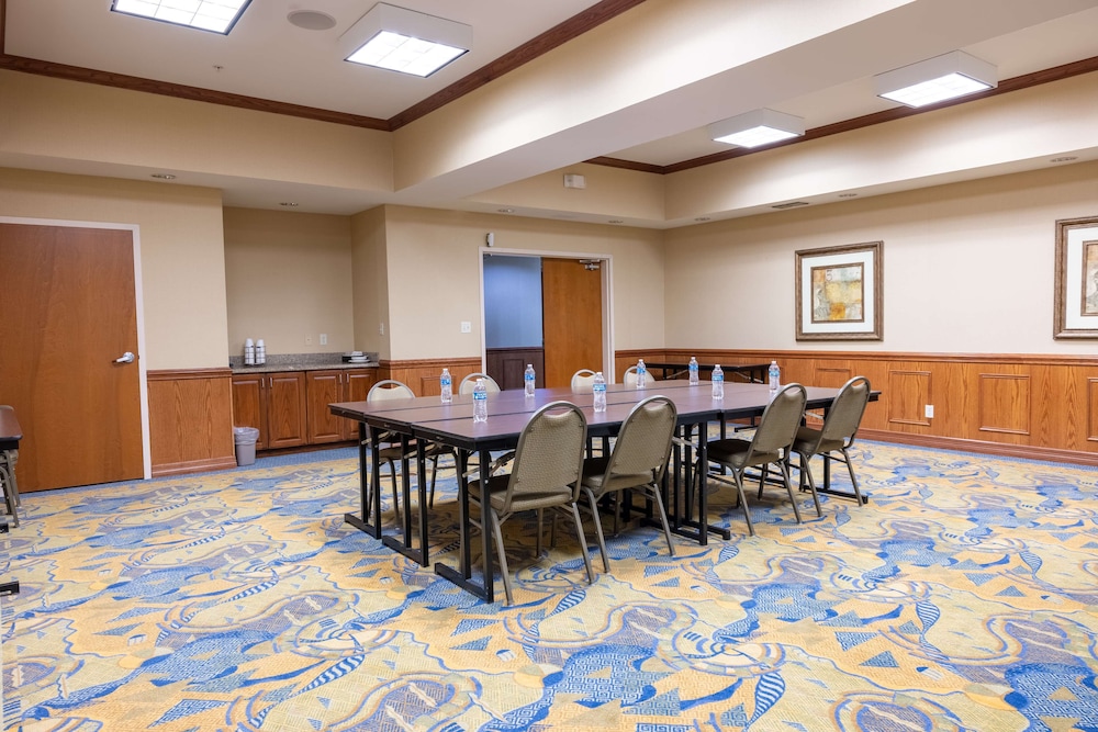 Hampton Inn Alice - photo 39