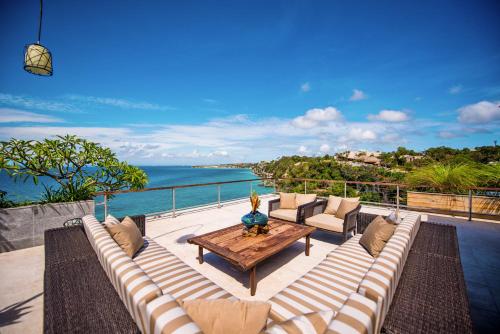 The Luxe Bali Luxury 4 Bedroom Cliff Ocean Edge Villa Uluwatu — 5-Star Luxury Hotel in Bali, Indonesia