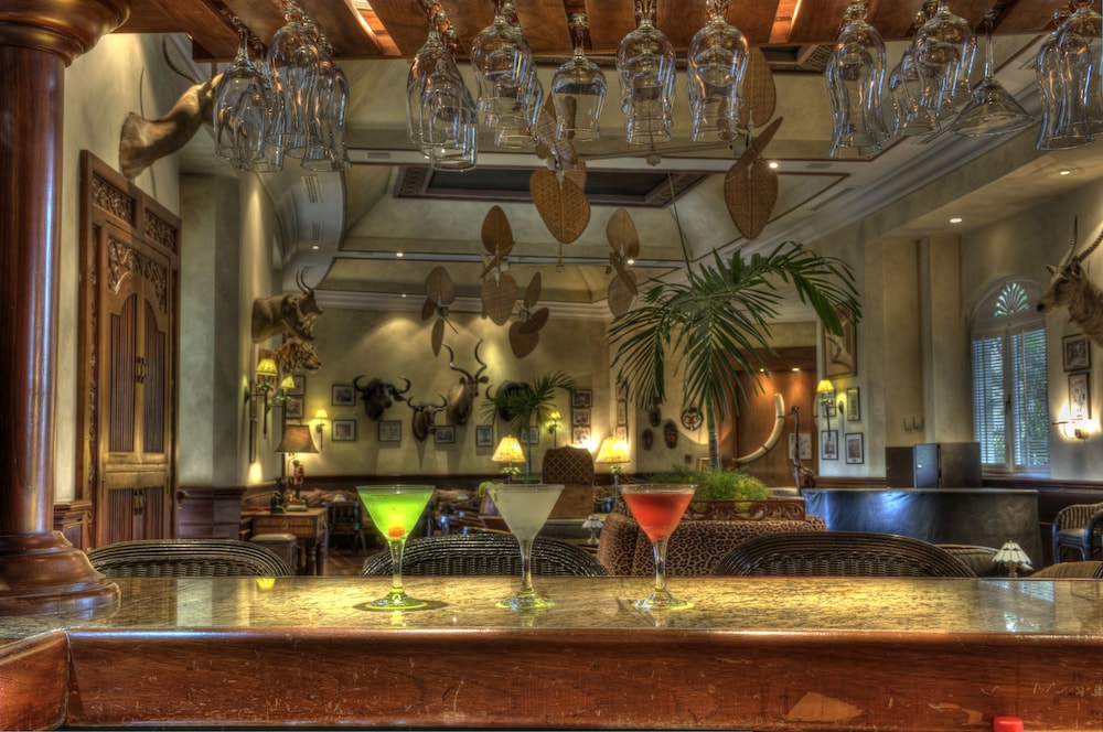 Hotel Bar