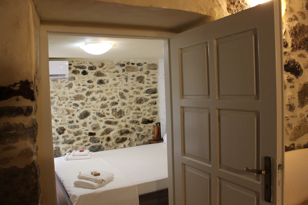 Roes apartments — Zaros — photo 5