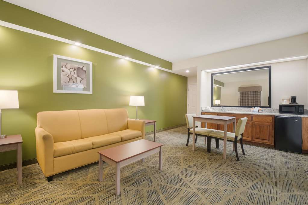 Quality Inn Alcoa Knoxville - photo 17